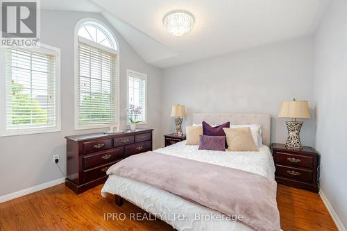 14 Valleywest Road, Brampton (Vales Of Castlemore), ON - Indoor Photo Showing Bedroom