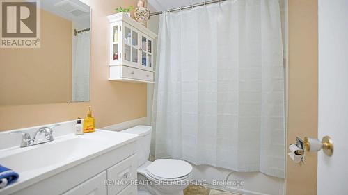 4 Greenfield Square, Brampton (Northgate), ON - Indoor Photo Showing Bathroom