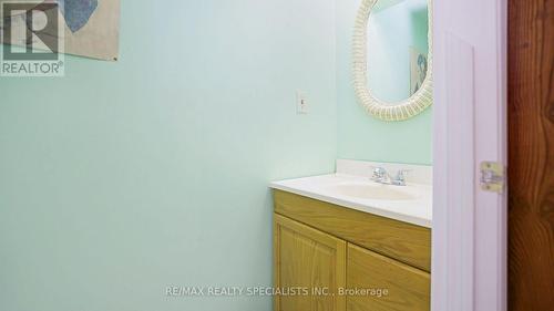 4 Greenfield Square, Brampton (Northgate), ON - Indoor Photo Showing Bathroom