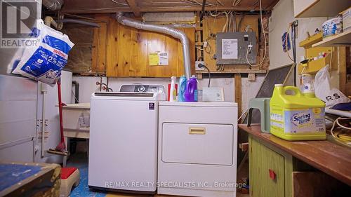 4 Greenfield Square, Brampton (Northgate), ON - Indoor Photo Showing Laundry Room