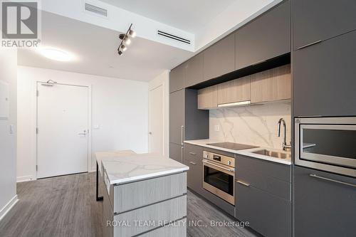 1107 - 185 Alberta Avenue, Toronto (Oakwood Village), ON - Indoor Photo Showing Kitchen