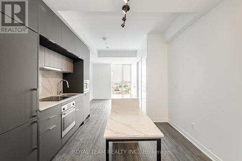 1107 - 185 Alberta Avenue, Toronto (Oakwood Village), ON - Indoor Photo Showing Kitchen