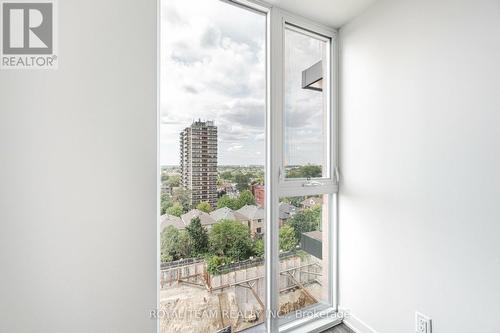 1107 - 185 Alberta Avenue, Toronto (Oakwood Village), ON - Indoor Photo Showing Other Room