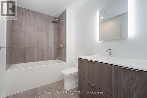 1107 - 185 Alberta Avenue, Toronto (Oakwood Village), ON - Indoor Photo Showing Bathroom