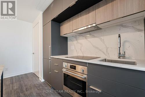 1107 - 185 Alberta Avenue, Toronto (Oakwood Village), ON - Indoor Photo Showing Kitchen