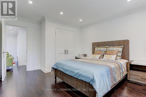 42 Monkman Court, Aurora, ON - Indoor Photo Showing Bedroom