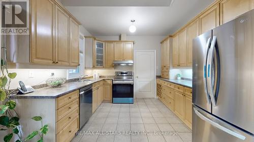 40 Melissa Way, Markham, ON - Indoor Photo Showing Kitchen