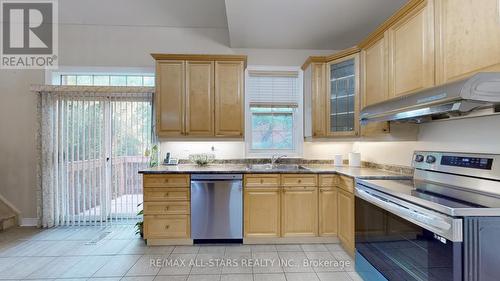 40 Melissa Way, Markham, ON - Indoor Photo Showing Kitchen With Double Sink