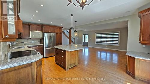 7470 Ninth Line, Markham (Box Grove), ON - Indoor Photo Showing Kitchen With Double Sink