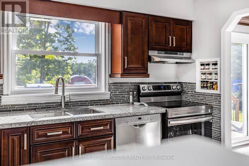 1683 Dunns Line, Severn, ON - Indoor Photo Showing Kitchen