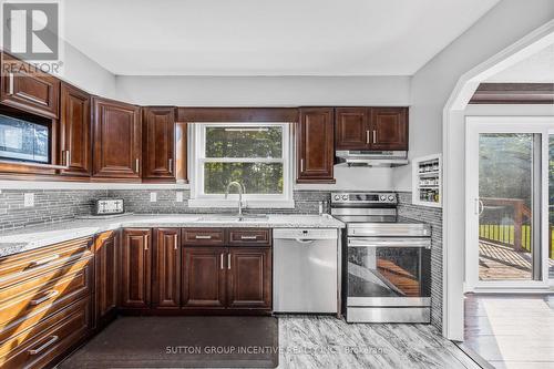 1683 Dunns Line, Severn, ON - Indoor Photo Showing Kitchen