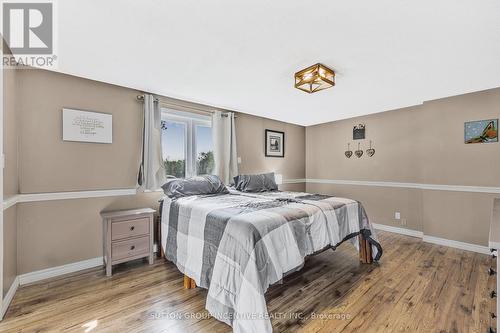 1683 Dunns Line, Severn, ON - Indoor Photo Showing Bedroom