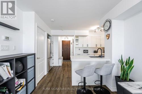 706 - 2772 Keele Street, Toronto (Downsview-Roding-Cfb), ON - Indoor Photo Showing Kitchen