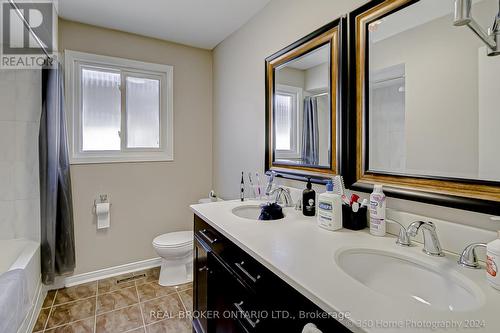 921 Toll Court, Mississauga (Rathwood), ON - Indoor Photo Showing Bathroom