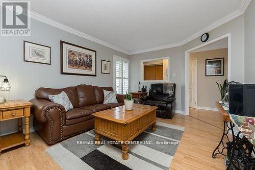 53 Mckinnon Avenue, Halton Hills (Georgetown), ON - Indoor Photo Showing Living Room