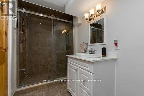 53 Mckinnon Avenue, Halton Hills (Georgetown), ON - Indoor Photo Showing Bathroom