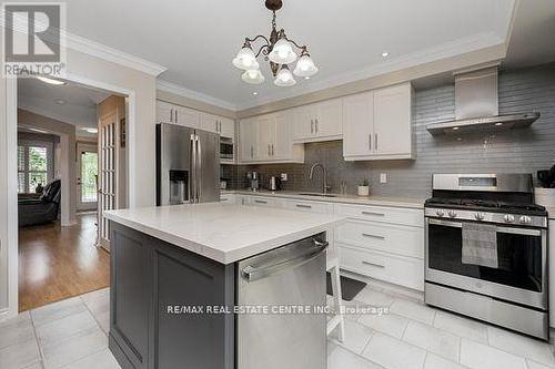 53 Mckinnon Avenue, Halton Hills (Georgetown), ON - Indoor Photo Showing Kitchen