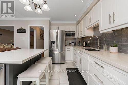 53 Mckinnon Avenue, Halton Hills (Georgetown), ON - Indoor Photo Showing Kitchen With Double Sink With Upgraded Kitchen