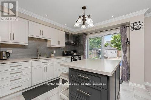 53 Mckinnon Avenue, Halton Hills (Georgetown), ON - Indoor Photo Showing Kitchen With Upgraded Kitchen