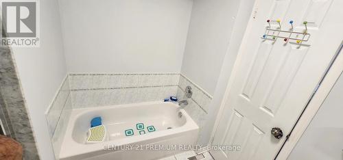 3252 Equestrian Crescent, Mississauga (Churchill Meadows), ON - Indoor Photo Showing Bathroom