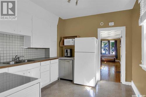 2136 Wallace Street, Regina, SK - Indoor Photo Showing Kitchen With Double Sink