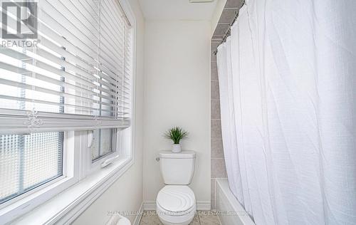 40 Summerside Avenue, Whitby (Taunton North), ON - Indoor Photo Showing Bathroom