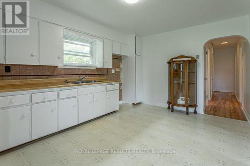 9 Pearl Street, Bayham (Vienna), ON - Indoor Photo Showing Kitchen With Double Sink