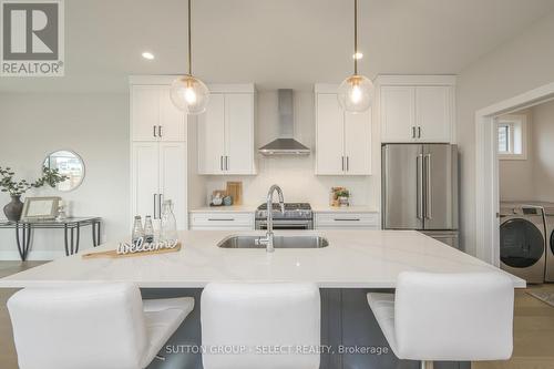 132 Crestview Drive, Middlesex Centre (Kilworth), ON - Indoor Photo Showing Kitchen With Stainless Steel Kitchen With Upgraded Kitchen