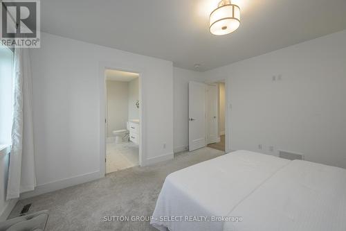 132 Crestview Drive, Middlesex Centre (Kilworth), ON - Indoor Photo Showing Bedroom