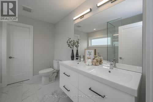 132 Crestview Drive, Middlesex Centre (Kilworth), ON - Indoor Photo Showing Bathroom