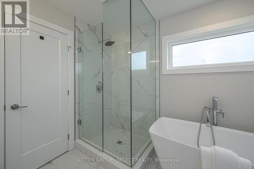 132 Crestview Drive, Middlesex Centre (Kilworth), ON - Indoor Photo Showing Bathroom