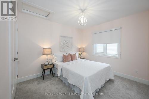 132 Crestview Drive, Middlesex Centre (Kilworth), ON - Indoor Photo Showing Bedroom