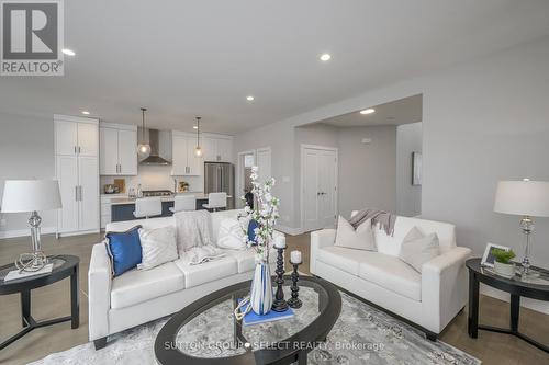 132 Crestview Drive, Middlesex Centre (Kilworth), ON - Indoor Photo Showing Living Room