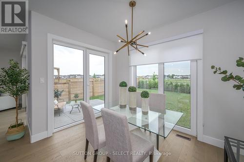 132 Crestview Drive, Middlesex Centre (Kilworth), ON - Indoor Photo Showing Dining Room