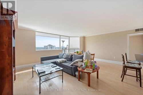 1511 - 695 Richmond Street, London, ON - Indoor Photo Showing Living Room