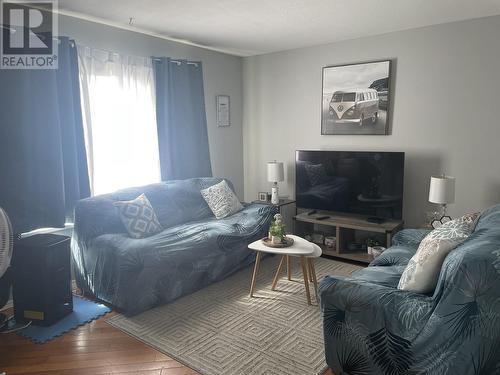 7924 89 Avenue, Fort St. John, BC - Indoor Photo Showing Living Room