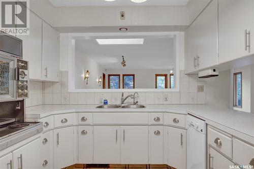 1714 Uhrich Avenue, Regina, SK - Indoor Photo Showing Kitchen With Double Sink