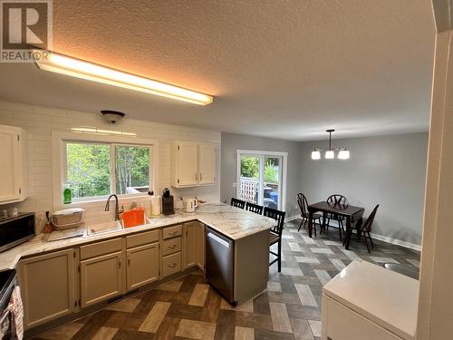 2131 23 Avenue, Salmon Arm, BC - Indoor Photo Showing Kitchen