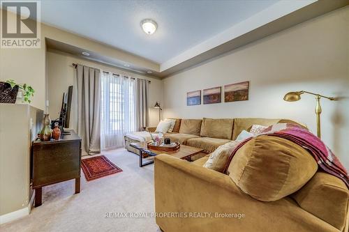 24 - 1250 St. Martins Drive, Pickering, ON - Indoor Photo Showing Living Room