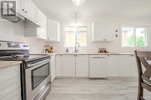 26A Lount Street, Barrie, ON - Indoor Photo Showing Kitchen