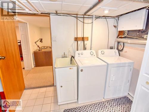 820 Scofield, Windsor, ON - Indoor Photo Showing Laundry Room