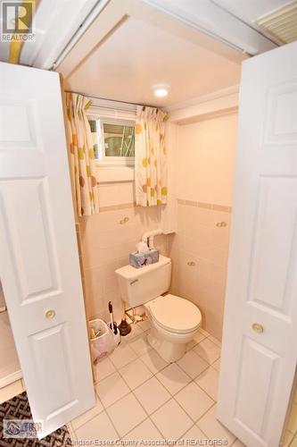 820 Scofield, Windsor, ON - Indoor Photo Showing Bathroom