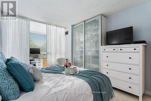 310 - 1276 Maple Crossing Boulevard, Burlington (Brant), ON - Indoor Photo Showing Bedroom