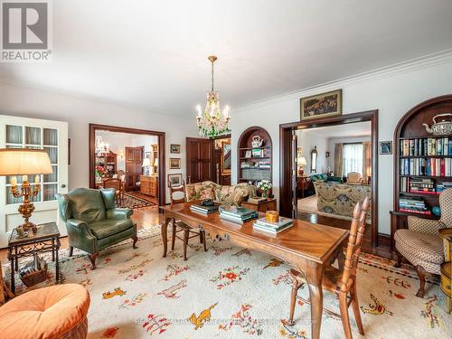 2639 Lake Shore Boulevard W, Toronto (Mimico), ON - Indoor Photo Showing Living Room