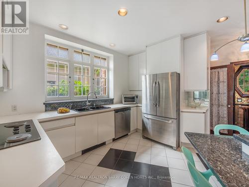 2639 Lake Shore Boulevard W, Toronto (Mimico), ON - Indoor Photo Showing Kitchen