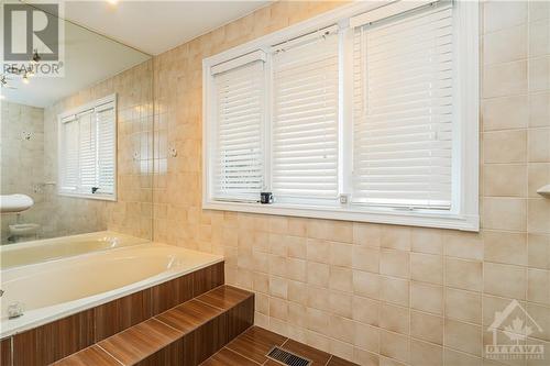 Primary Ensuite - 678 Melbourne Avenue, Ottawa, ON - Indoor Photo Showing Bathroom