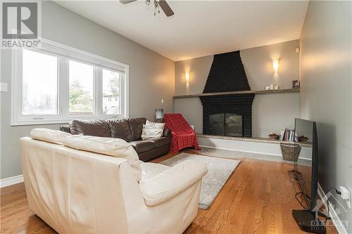 678 Melbourne Avenue, Ottawa, ON - Indoor Photo Showing Living Room With Fireplace