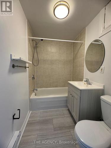 3 - 139 1/2 John Street S, Hamilton, ON - Indoor Photo Showing Bathroom