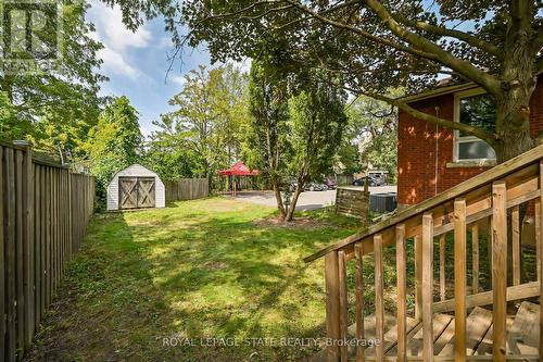 30 Poplar Avenue, Hamilton (Eastmount), ON - Outdoor