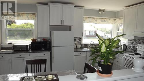 126 Mississauga Ave, Elliot Lake, ON - Indoor Photo Showing Kitchen